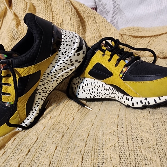 Steve Madden Cliffhanger Sneakers - Picture 6 of 10